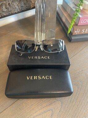 Versace MOD 2021 1001/11 Gunmetal Medusa Greek Key Sunglasses Mens Womens 60-15